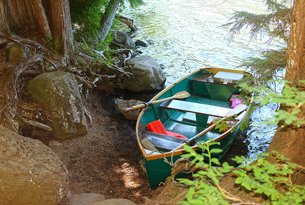 Small little alcoves along the shore to get out and fish...