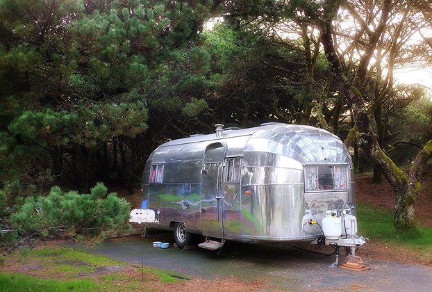 Directly in front of us this neat old 1954 Airstream being remodeled my the owners.