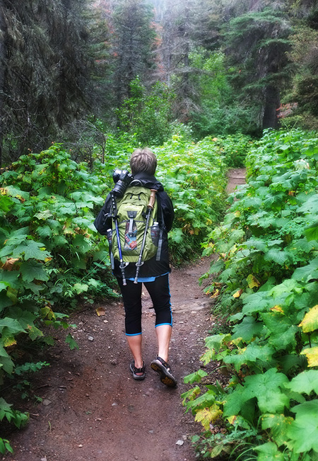 Starting out on the hike…The one and only time I was in the lead!